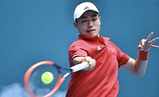 阿賈克斯等多家球隊爭奪！拜仁19歲天才埃丁合同明夏到期！.